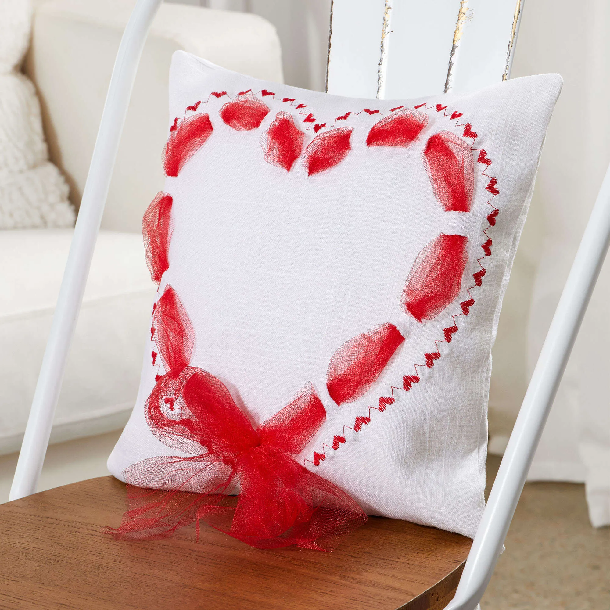 Coats & Clark Sewing Heart-Felt Pillow